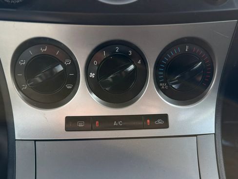 Used 2010 MAZDA MAZDA3 i Touring FWD image 30