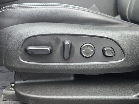 Used 2020 Buick Enclave Avenir w/ Avenir Technology Package image 15