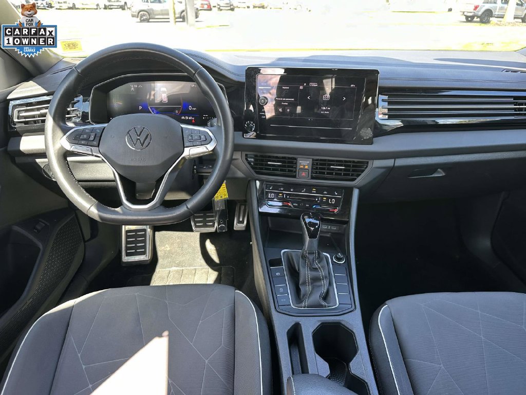 Used 2025 Volkswagen Jetta Sport FWD image 11
