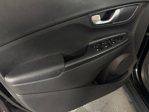 Used 2023 Hyundai Kona SE image 24