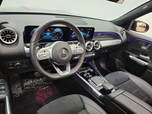 Used 2023 Mercedes-Benz GLB 250 image 14