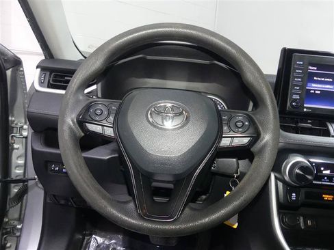 Used 2021 Toyota RAV4 LE FWD image 29