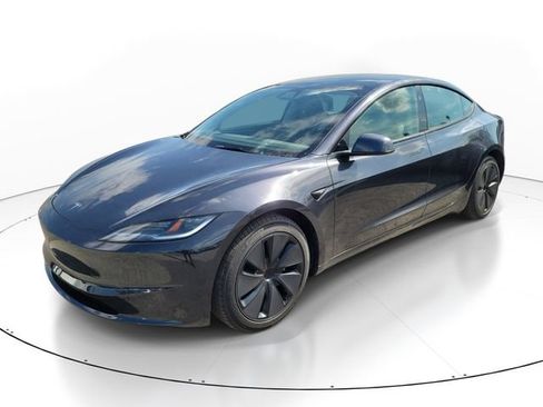 Used 2024 Tesla Model 3 Standard Range RWD image 4