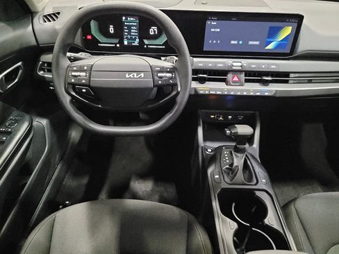 Used 2025 Kia K4 FWD image 22