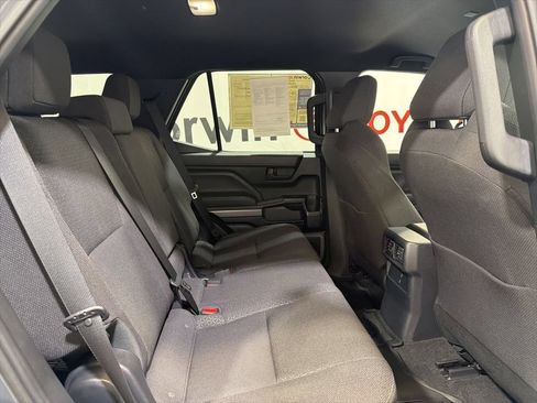 Used 2025 Toyota 4Runner SR5 AWD/4WD image 14
