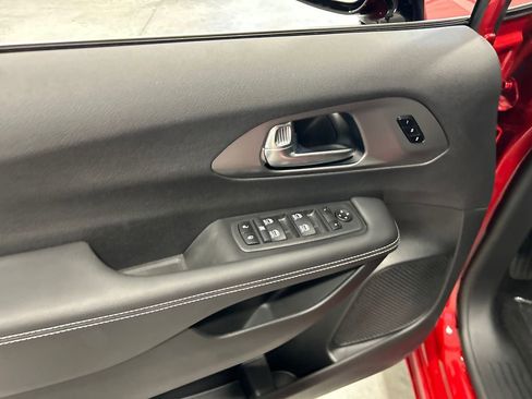 New 2026 Chrysler Pacifica Select image 14