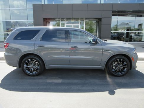 Used 2022 Dodge Durango R/T w/ Blacktop Package AWD/4WD image 13