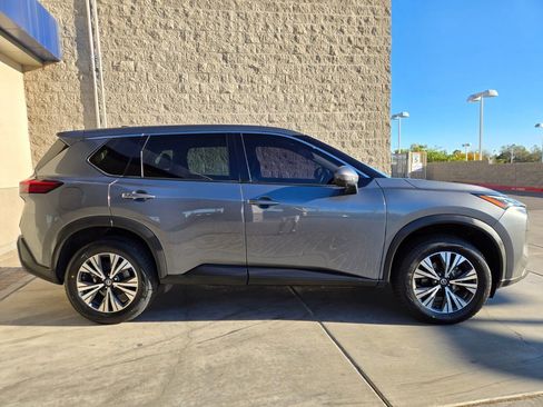 Used 2021 Nissan Rogue SV image 7