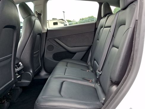 Used 2023 Tesla Model Y Long Range AWD/4WD image 19