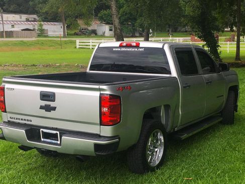 Used 2018 Chevrolet Silverado 1500 Custom w/ Custom Value Package AWD/4WD image 5
