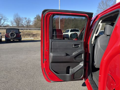 Used 2023 Nissan Frontier S w/ Technology Package image 25