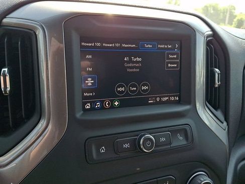 Used 2024 Chevrolet Silverado 1500 Custom AWD/4WD image 21