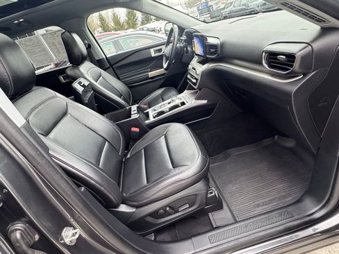 Used 2020 Ford Explorer XLT w/ Equipment Group 202A image 30