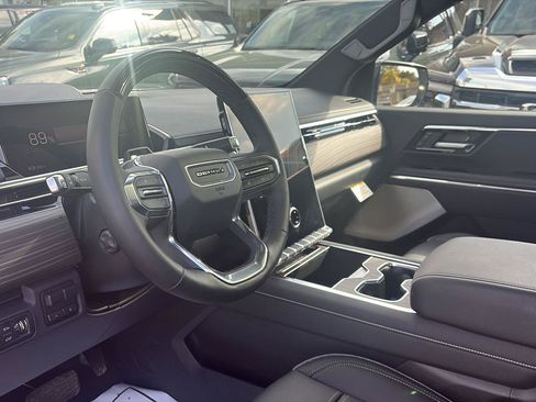 Used 2024 GMC Sierra EV Denali AWD/4WD image 13