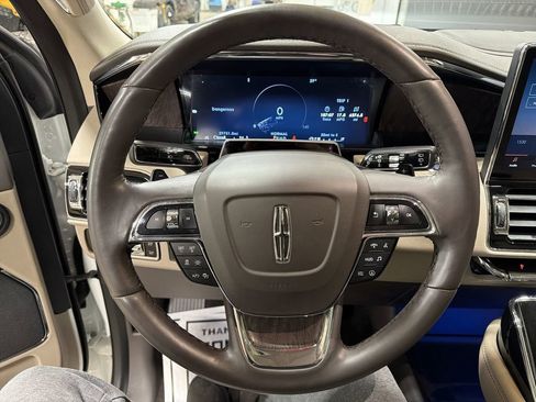 Certified 2023 Lincoln Navigator L Reserve image 11