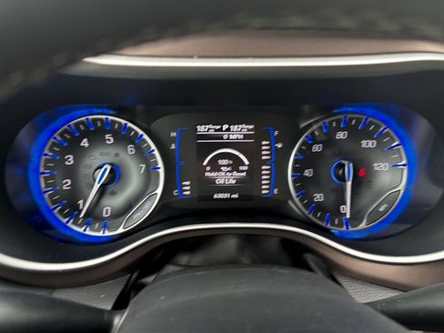 Used 2023 Chrysler Voyager LX FWD image 18