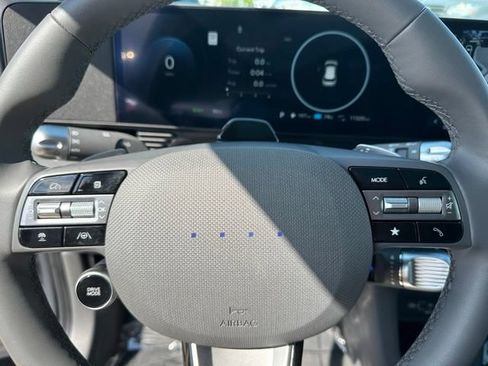 Used 2025 Hyundai Ioniq 5 Limited AWD/4WD image 38