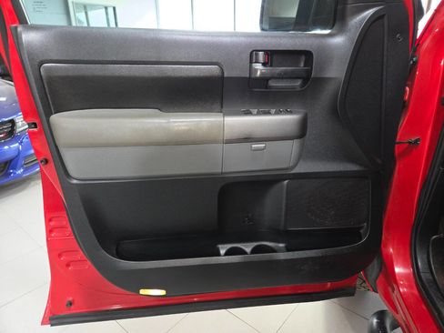 Used 2010 Toyota Tundra 4x4 CrewMax image 14