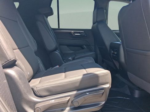 Used 2025 Chevrolet Tahoe Z71 w/ Comfort Package AWD/4WD image 29