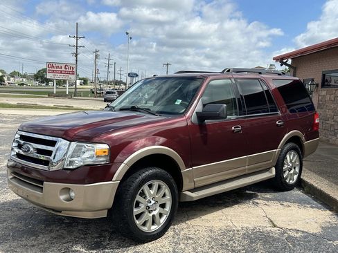 Used 2011 Ford Expedition XLT w/ 202A Rapid Spec Order Code RWD image 5