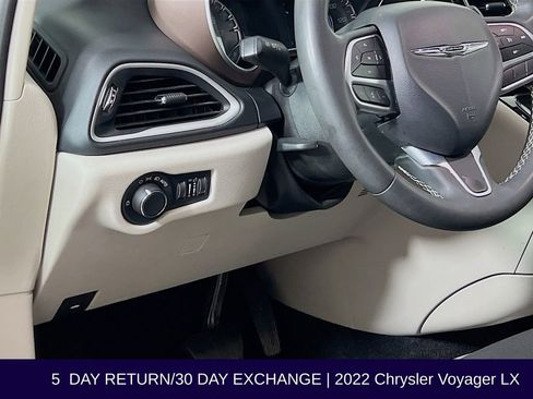 Used 2022 Chrysler Voyager LX FWD image 12
