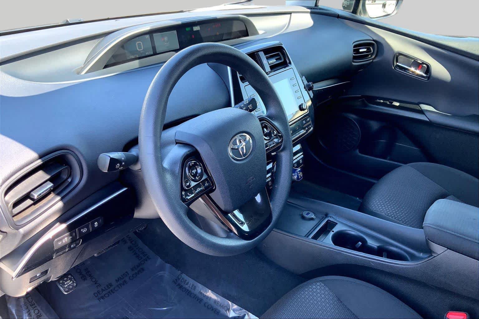 Used 2022 Toyota Prius LE FWD image 17