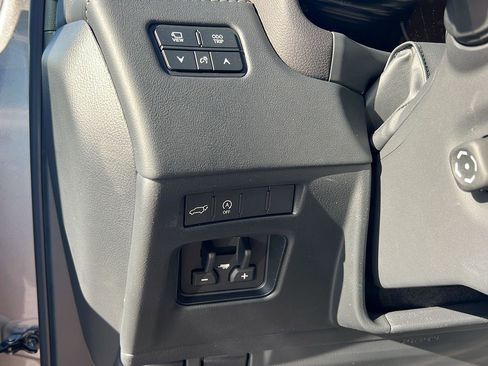 New 2026 Lexus LX 600 4WD w/ Luxury Package image 20