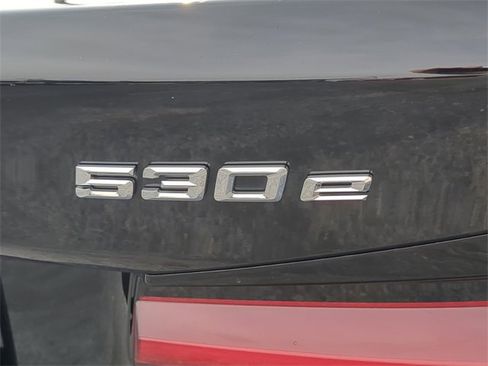 Used 2023 BMW 530e xDrive image 14