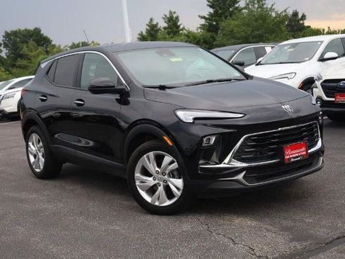 Used 2025 Buick Encore GX Preferred FWD image 2