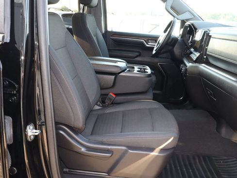Used 2024 Chevrolet Silverado 1500 LT AWD/4WD image 23