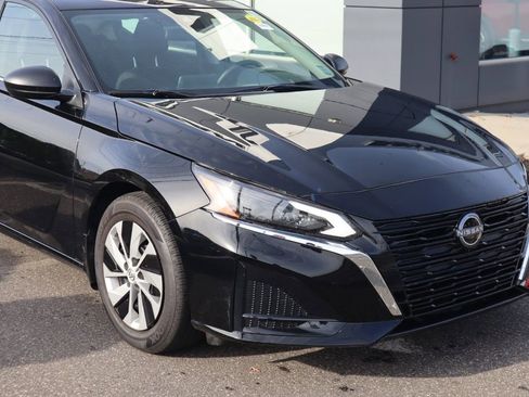 Certified 2025 Nissan Altima 2.5 S FWD image 4