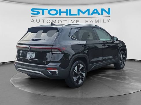 Used 2026 Volkswagen Taos SE AWD/4WD image 5