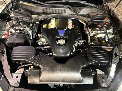 Used 2019 Maserati Ghibli S Q4 image 32