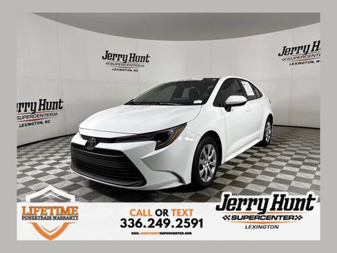 Used 2026 Toyota Corolla LE FWD image 1