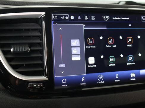 Used 2023 Chrysler Pacifica Touring-L FWD image 7