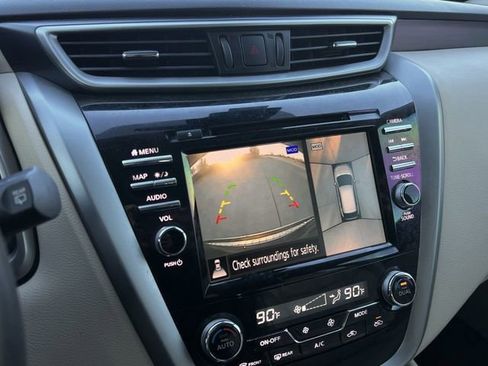 Used 2019 Nissan Murano Platinum w/ Cargo Package image 16