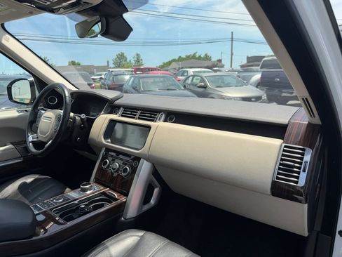 Used 2017 Land Rover Range Rover HSE AWD/4WD image 15