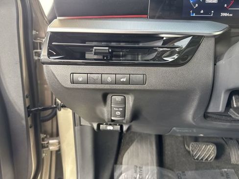 Used 2025 Nissan Murano SL image 14