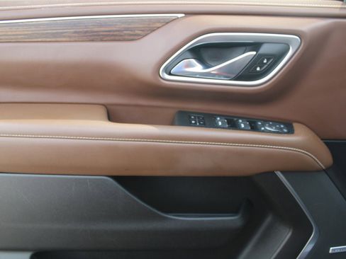 Used 2021 Chevrolet Tahoe High Country w/ Premium Package image 32