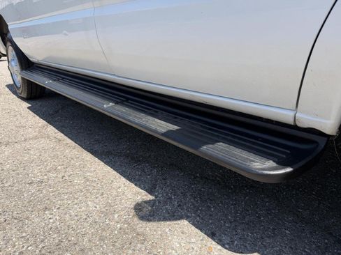 Used 2009 Ford E-350 and Econoline 350 Super Duty Wagon RWD image 35
