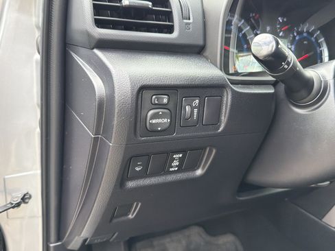 Used 2016 Toyota 4Runner SR5 AWD/4WD image 16