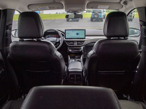 Used 2025 Ford Escape SE FWD image 28