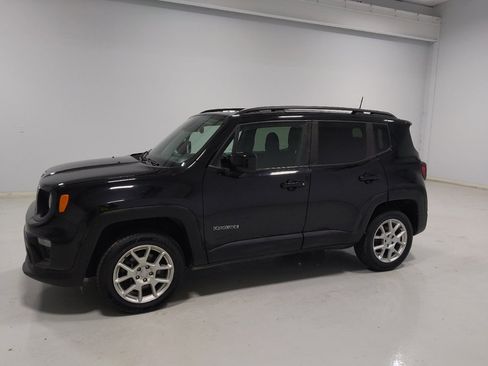 Used 2021 Jeep Renegade Latitude AWD/4WD image 2