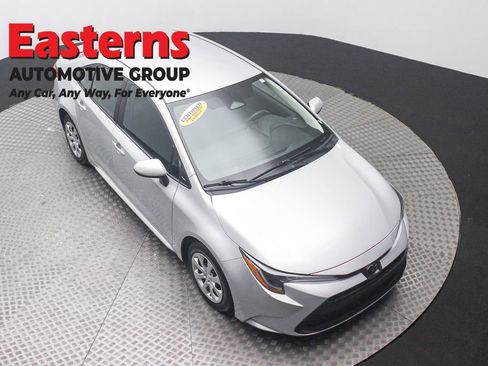 Used 2023 Toyota Corolla LE FWD image 3