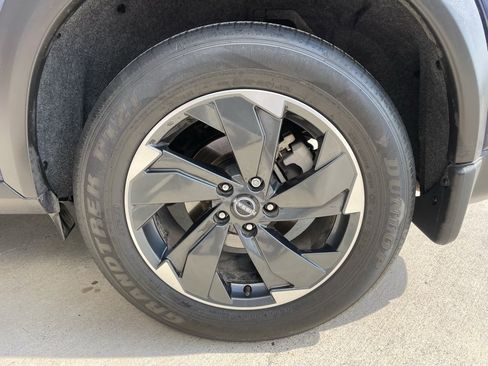 Certified 2024 Nissan Rogue SV image 17