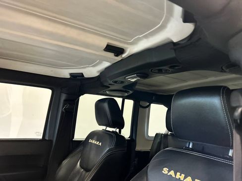 Used 2014 Jeep Wrangler Unlimited Sahara w/ Connectivity Group AWD/4WD image 23