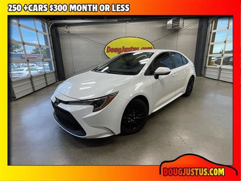 Used 2021 Toyota Corolla LE FWD image 1