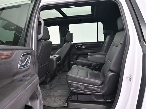 Used 2024 Chevrolet Suburban LT w/ LT Signature Package image 30