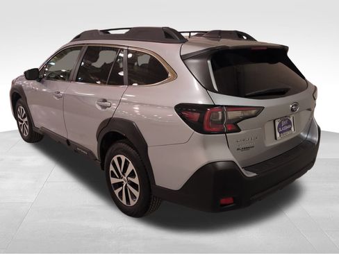 Certified 2025 Subaru Outback Premium w/ Popular Package #1A image 6