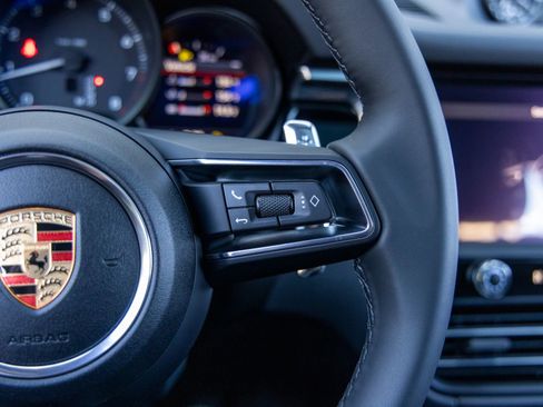 New 2026 Porsche Macan image 35